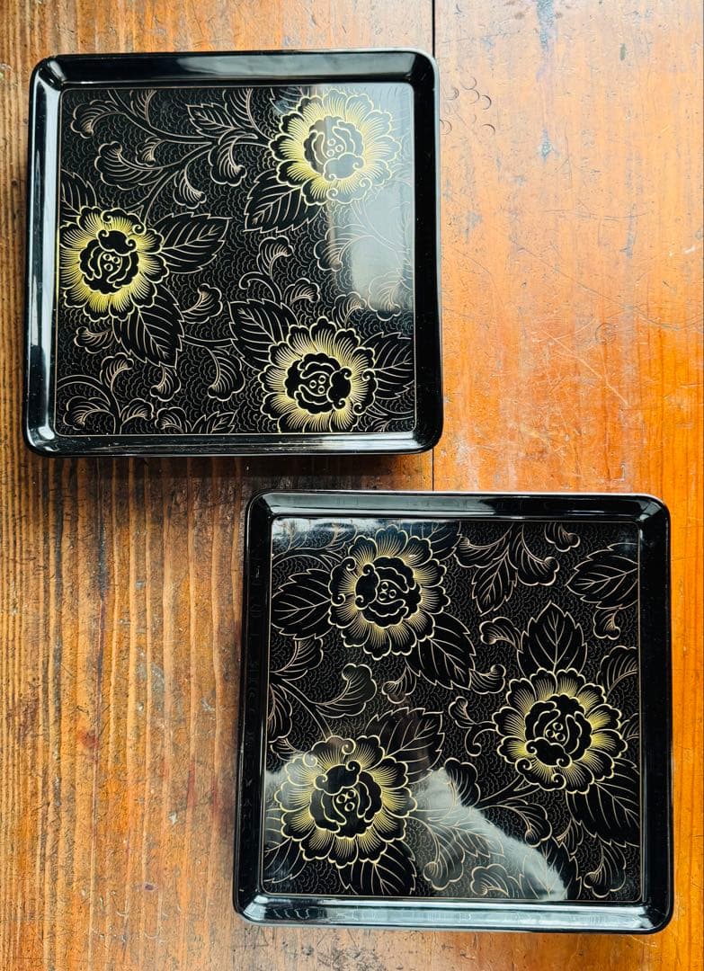 輪島塗 木製 四方盆　沈金花文　2膳　膳足堅地　御膳沈金 お正月　美術品　漆