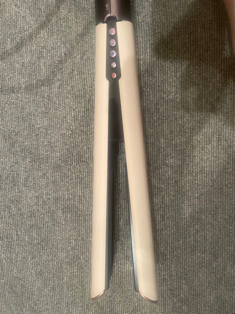 新春だけのセール　ダイソンヘアー　ストレイトナー