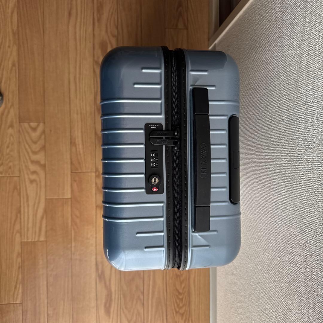 リモワサルサエアーキャリーケース