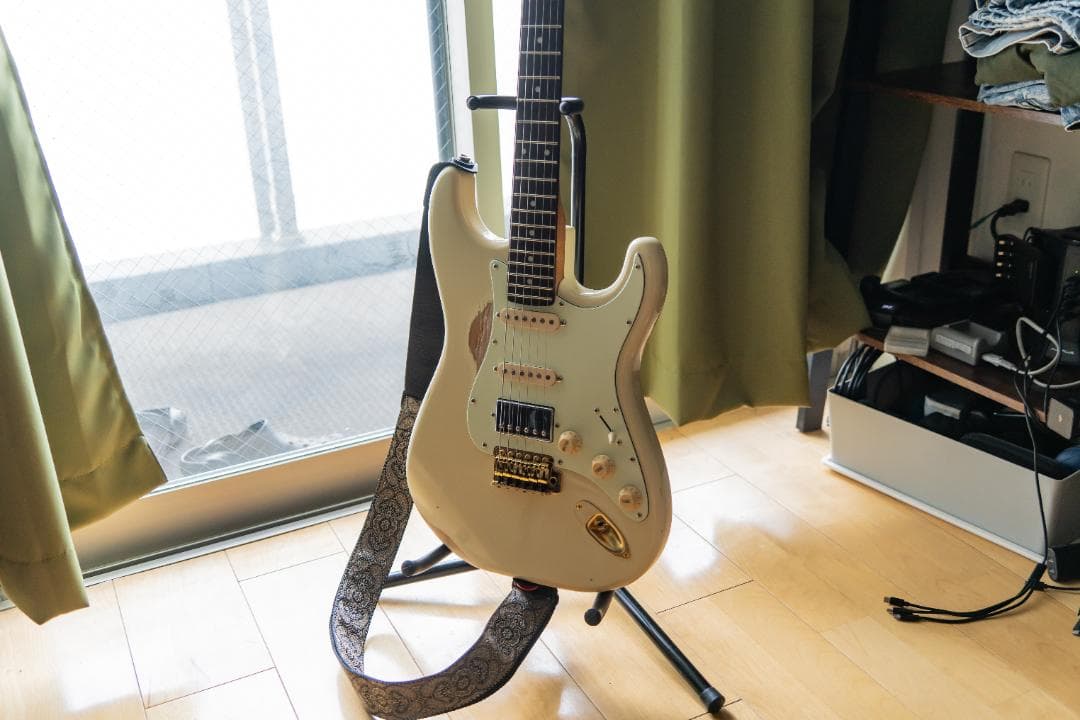 バッカス　ストラトキャスタータイプエレキギターRSM Bacchus