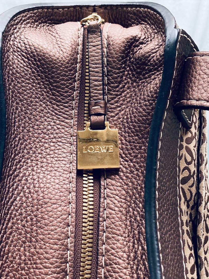 LOEWE アナグラム　バッグ