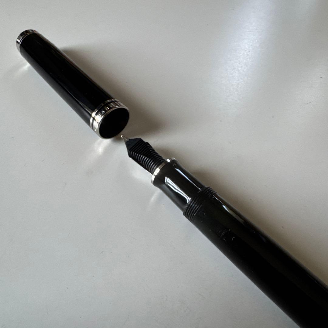 Pelikan ペリカン 万年筆スーベレーンM805 ブラック ＥFニブ 極細字