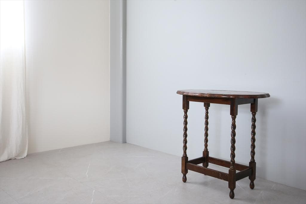 英国アンティーク木製サイドテーブル/オケージョナル机/飾り棚/花台(79-40)