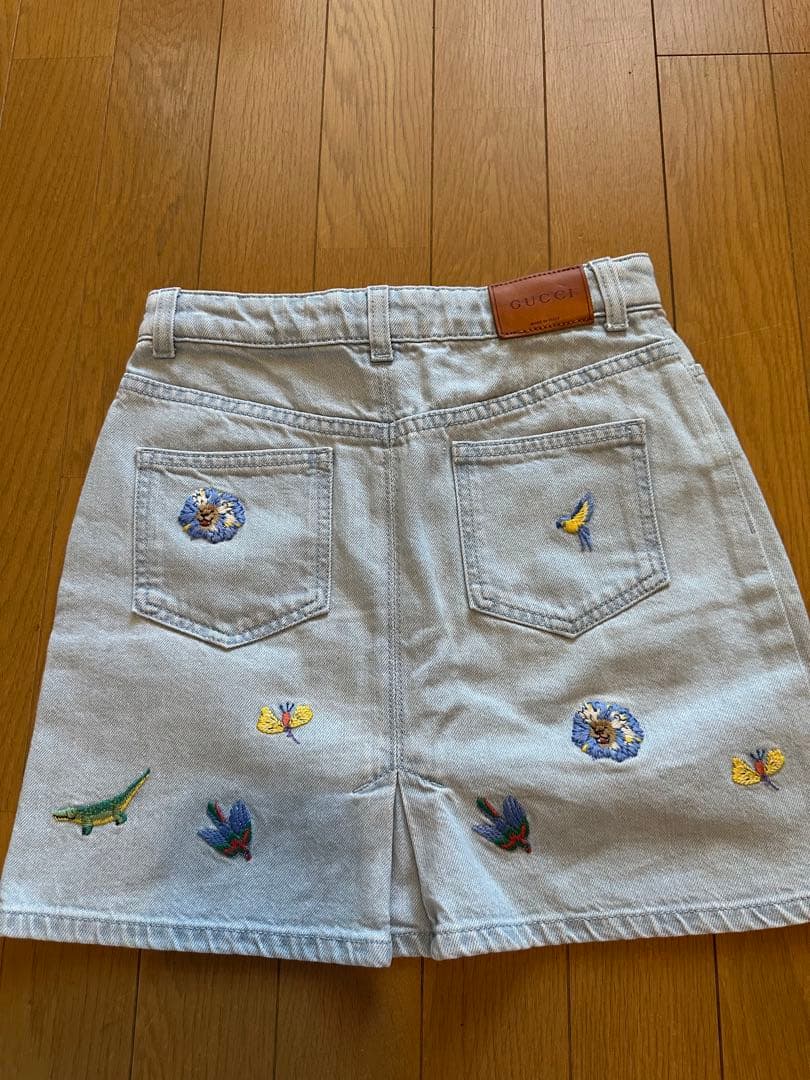 GUCCI 刺繍デニムスカート ライトブルー