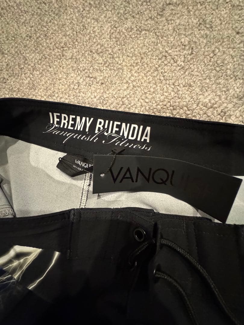 Vanquish 水着 28インチ Jeremy Buendia