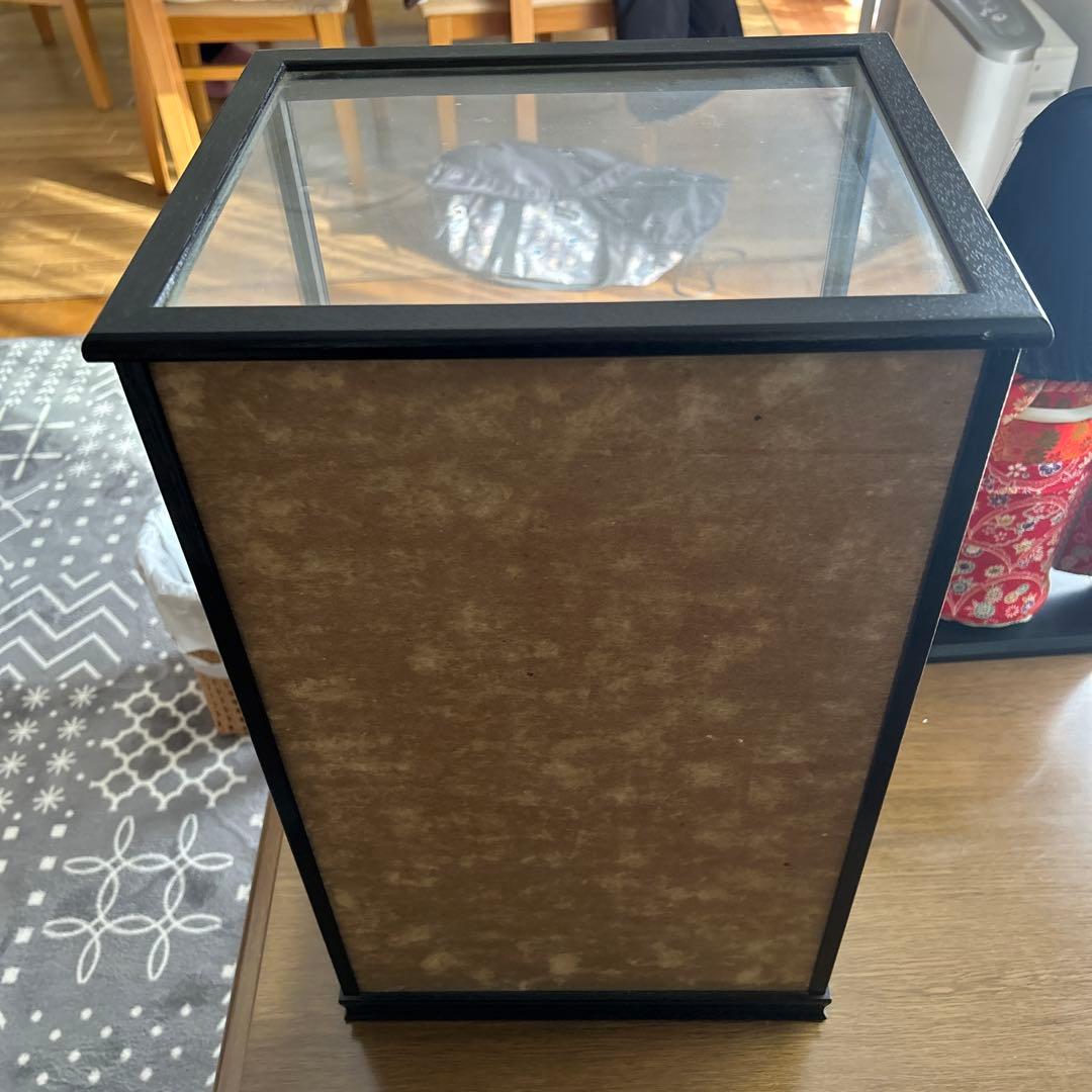 市松人形 赤い和服 伝統工芸品　ガラスケース付き 春峰作