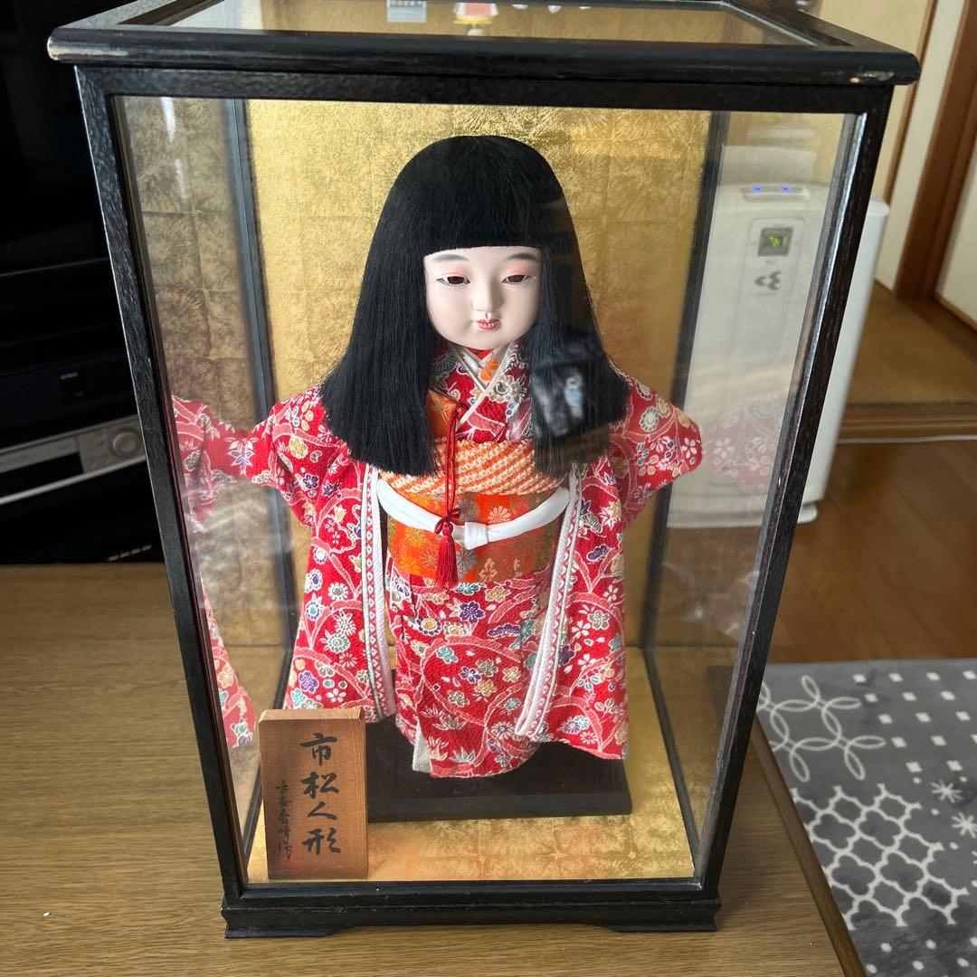 市松人形 赤い和服 伝統工芸品　ガラスケース付き 春峰作