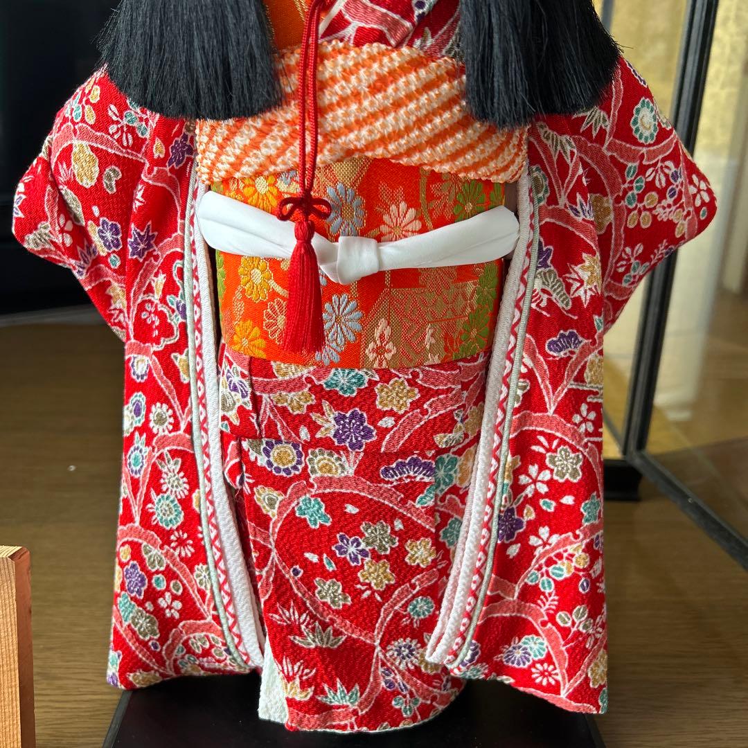 市松人形 赤い和服 伝統工芸品　ガラスケース付き 春峰作