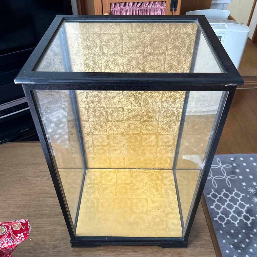 市松人形 赤い和服 伝統工芸品　ガラスケース付き 春峰作