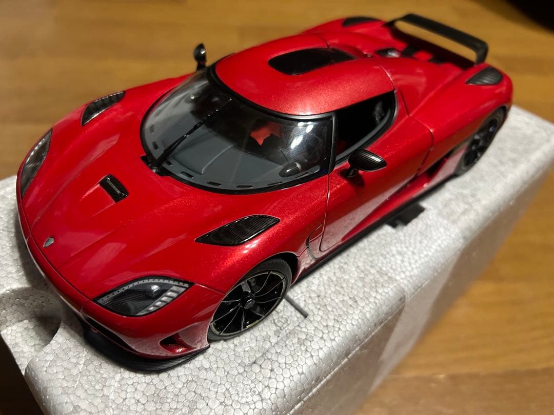 希少　1/18ダイキャスト　Autoart ケーニグセグ アゲーラ　レッド