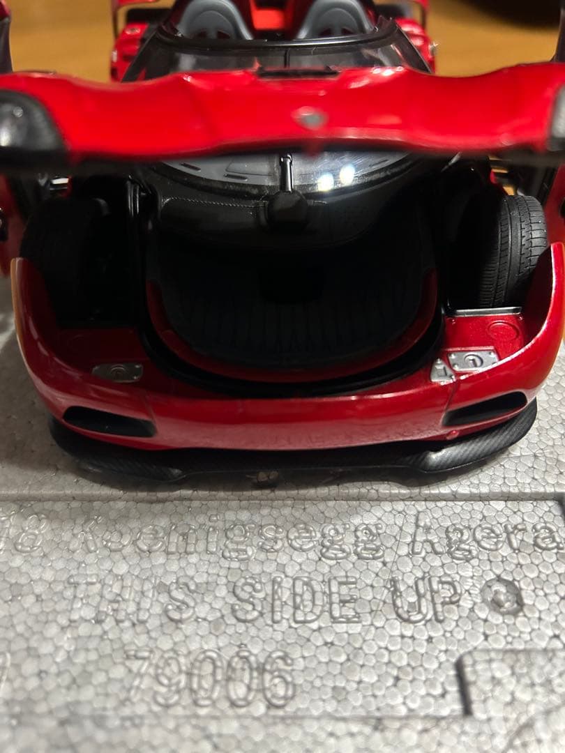希少　1/18ダイキャスト　Autoart ケーニグセグ アゲーラ　レッド