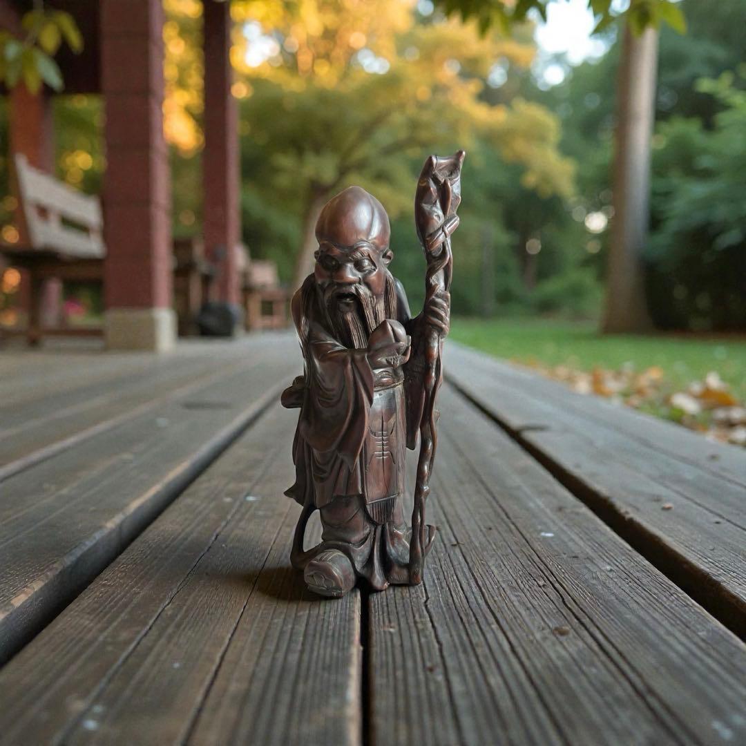 中国の道教の長寿神である寿老人　福禄寿　木彫り