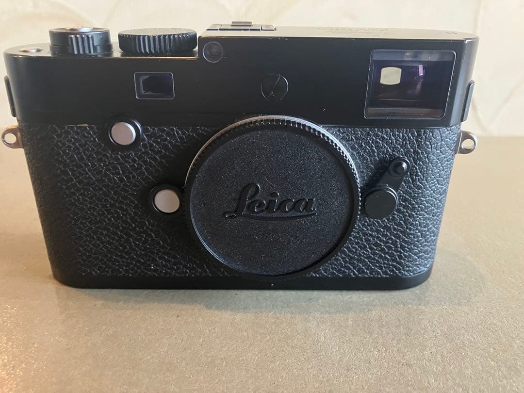 ライカ M-P240ブラックペイント 予備バッテリー　レザーケース