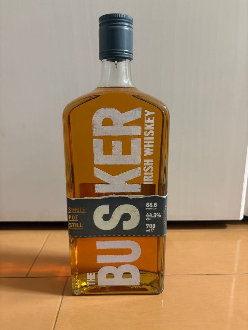 THE BUSKER シングルポットスチル、シングルグレーン 700ml