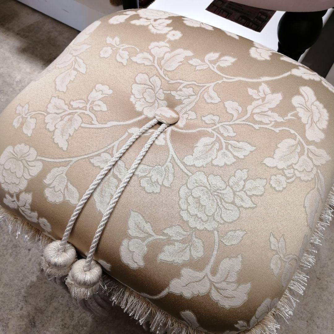 Φ【美品】ジェニファーテイラー Heirloom オットマン フットスツール ①