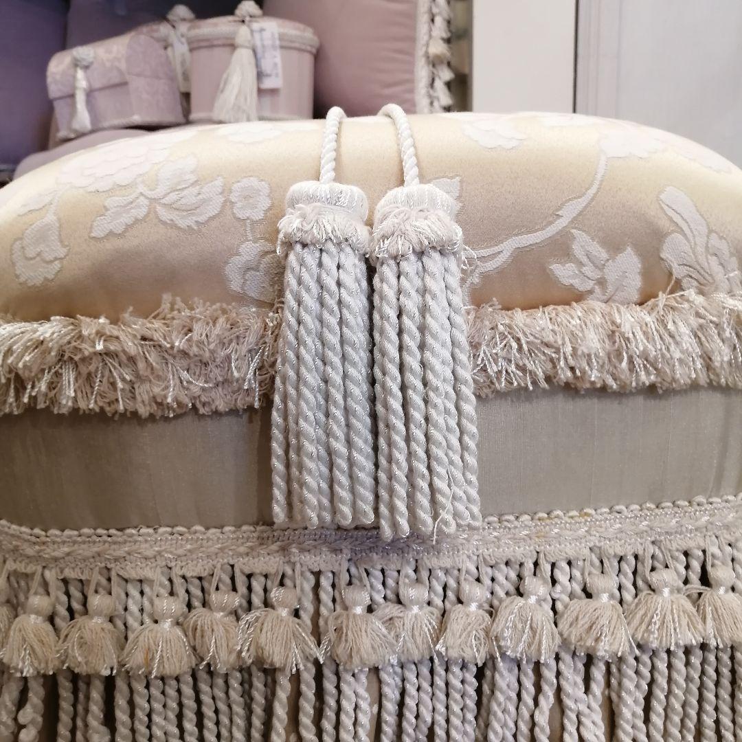 Φ【美品】ジェニファーテイラー Heirloom オットマン フットスツール ①