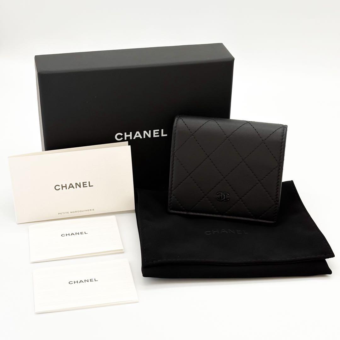 ♡未使用♡ シャネル ココマーク マトラッセ 二つ折り財布 ブラック