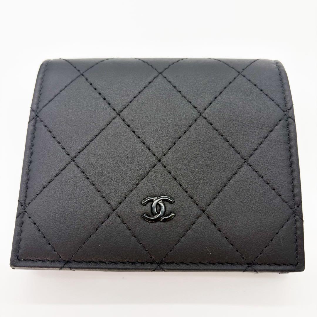 ♡未使用♡ シャネル ココマーク マトラッセ 二つ折り財布 ブラック