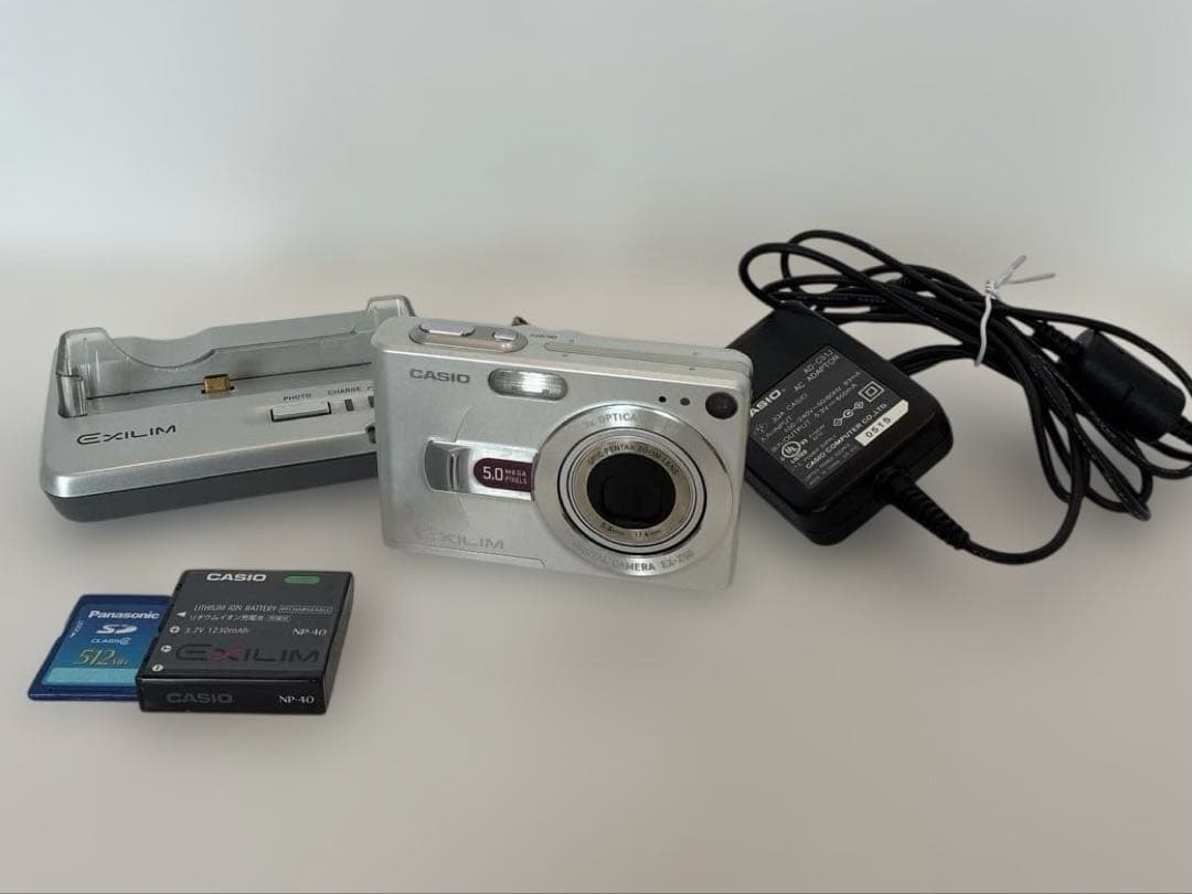 CASIO EX-Z50デジカメ．充電器付き