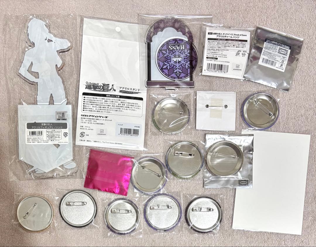 進撃の巨人　ハンジ　缶バッジ　アクリルスタンド キーホルダー　まとめ売り