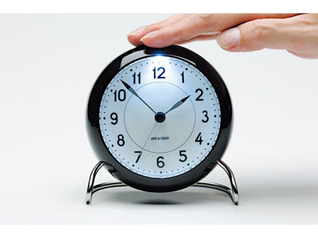 アルネ・ヤコブセン ローマン クラシック テーブルクロック