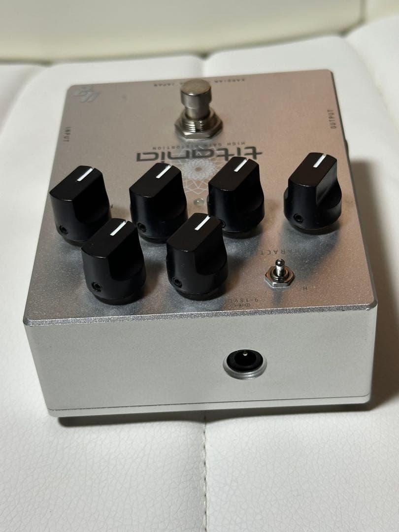 KarDiaN/titania V2 ディストーション カージアン