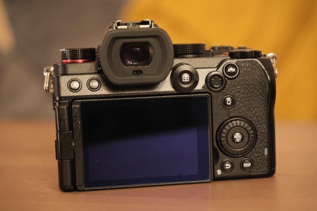 LUMIX S5 & 20-60mm f3.5-5.6 フルサイズミラーレス一眼