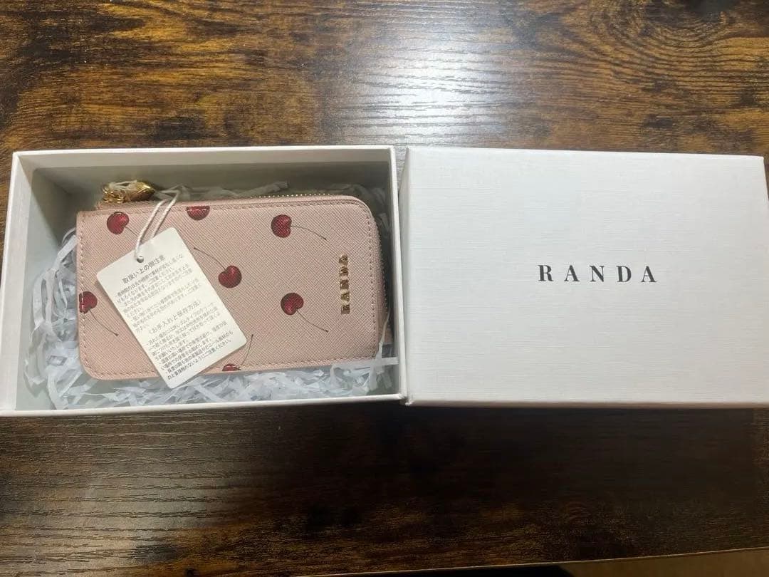 【タグ、箱付き】RANDA チェリー柄 、かーどケース 新品