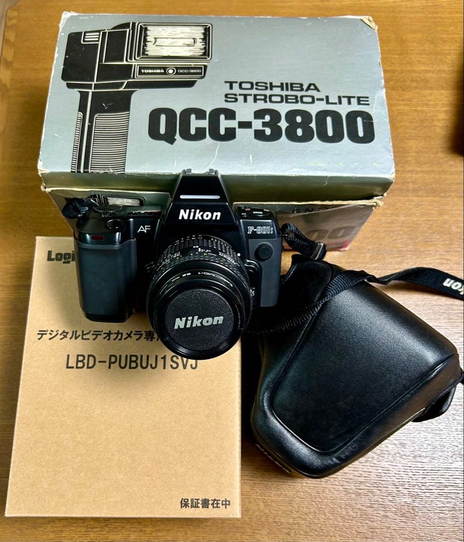 フィルム一眼レフカメラ「Nikon F-801s」　ストロボその他セット