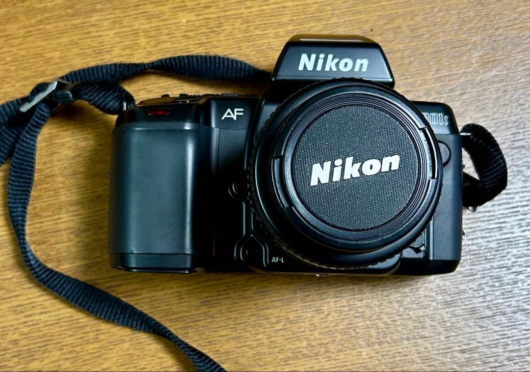 フィルム一眼レフカメラ「Nikon F-801s」　ストロボその他セット