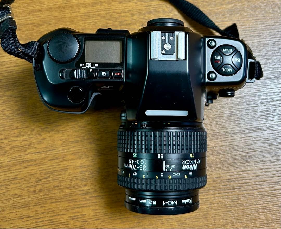 フィルム一眼レフカメラ「Nikon F-801s」　ストロボその他セット