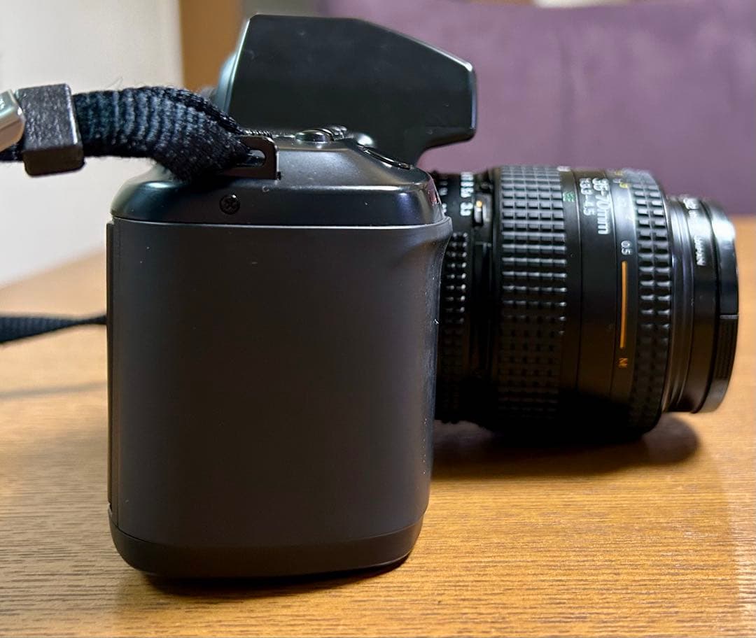 フィルム一眼レフカメラ「Nikon F-801s」　ストロボその他セット