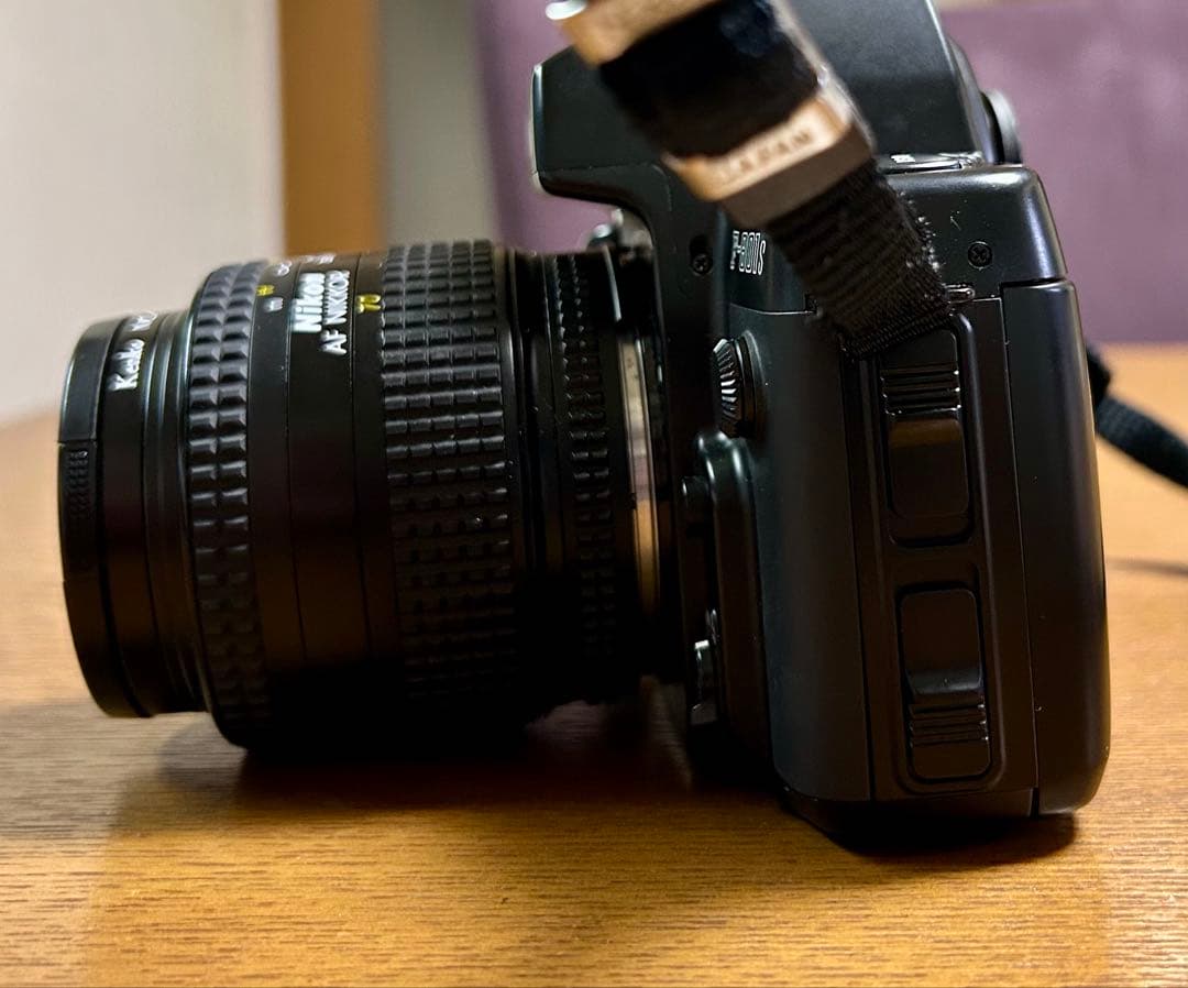 フィルム一眼レフカメラ「Nikon F-801s」　ストロボその他セット