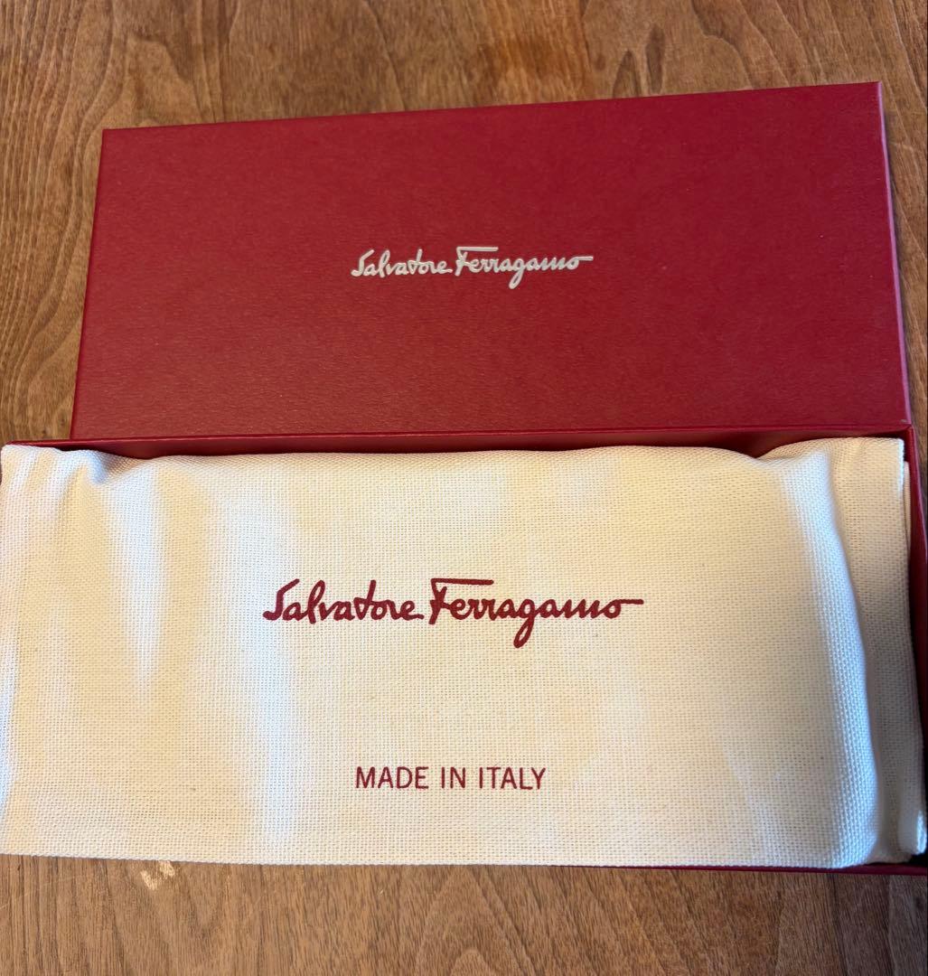 Salvatore Ferragamo ペンケース
