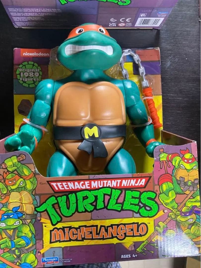 ミュータント タートルズ ジャイアント フィギュア復刻版プレイメイツ