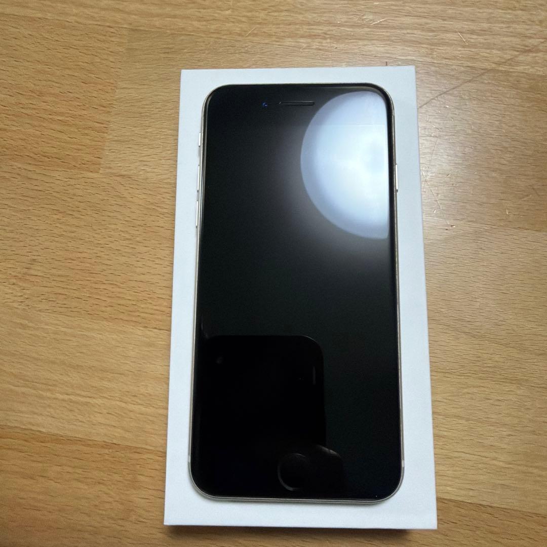 iPhone SE(第3世代) 64GB スターライト
