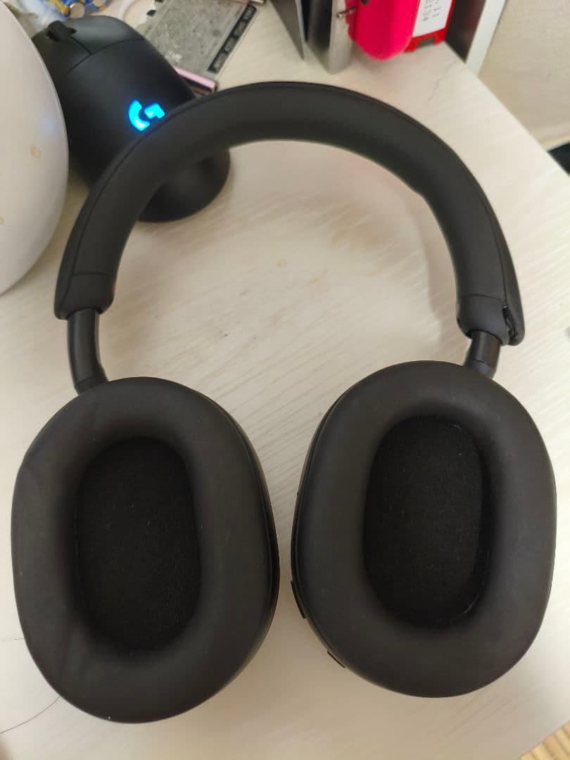 SONY　wf-1000xm5 ヘッドホン　亀裂あり