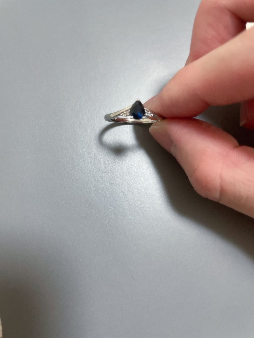 ブルーサファイア　リング　プラチナ　ダイヤモンド