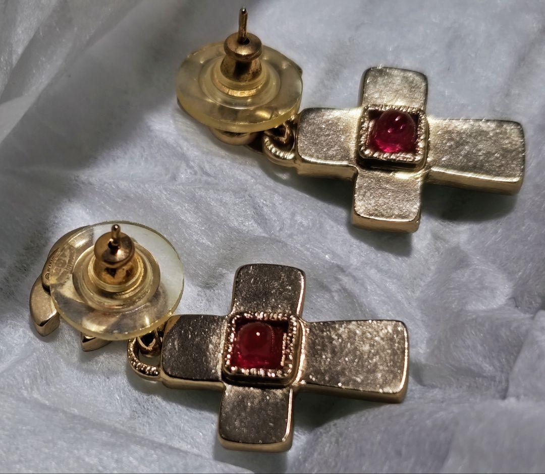 サ*ラ様 シャネル　CHANEL　ピアス　十字架／クロス　ロゴ