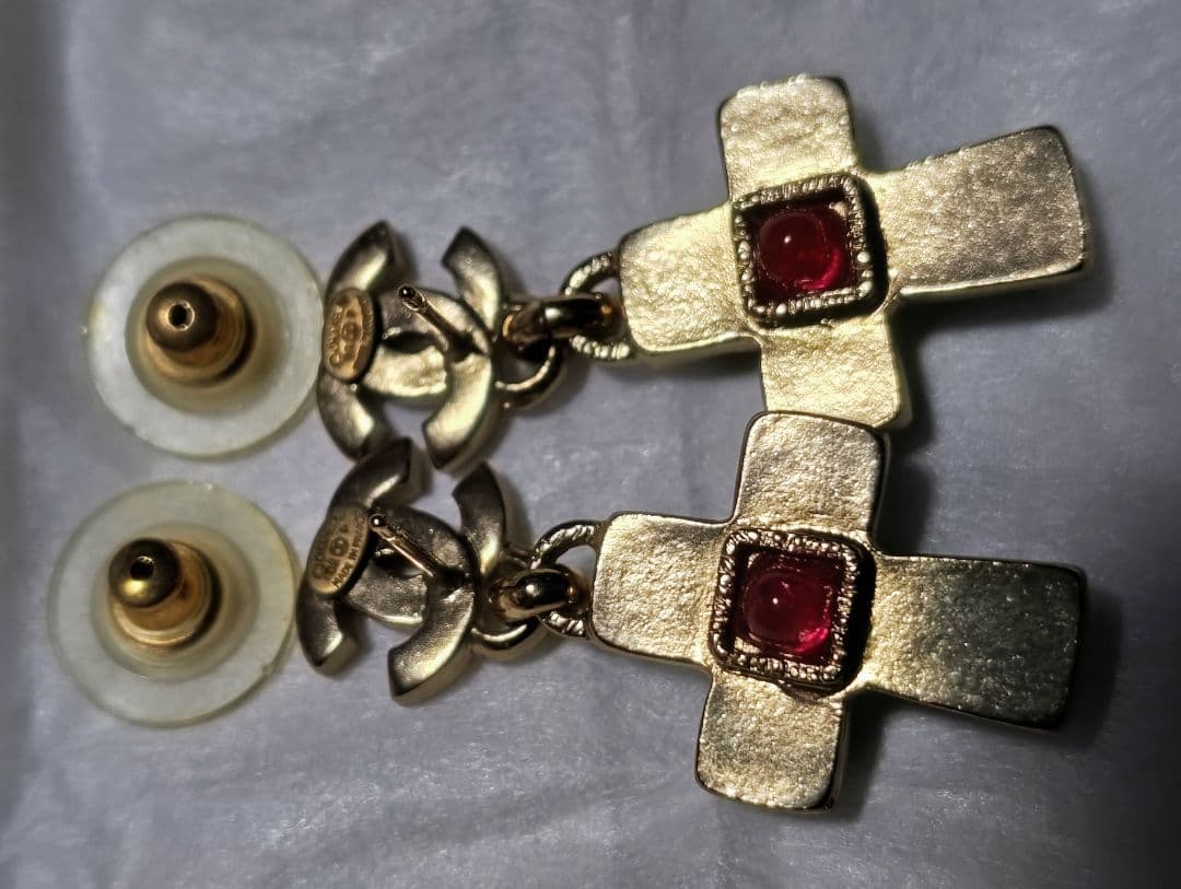 サ*ラ様 シャネル　CHANEL　ピアス　十字架／クロス　ロゴ