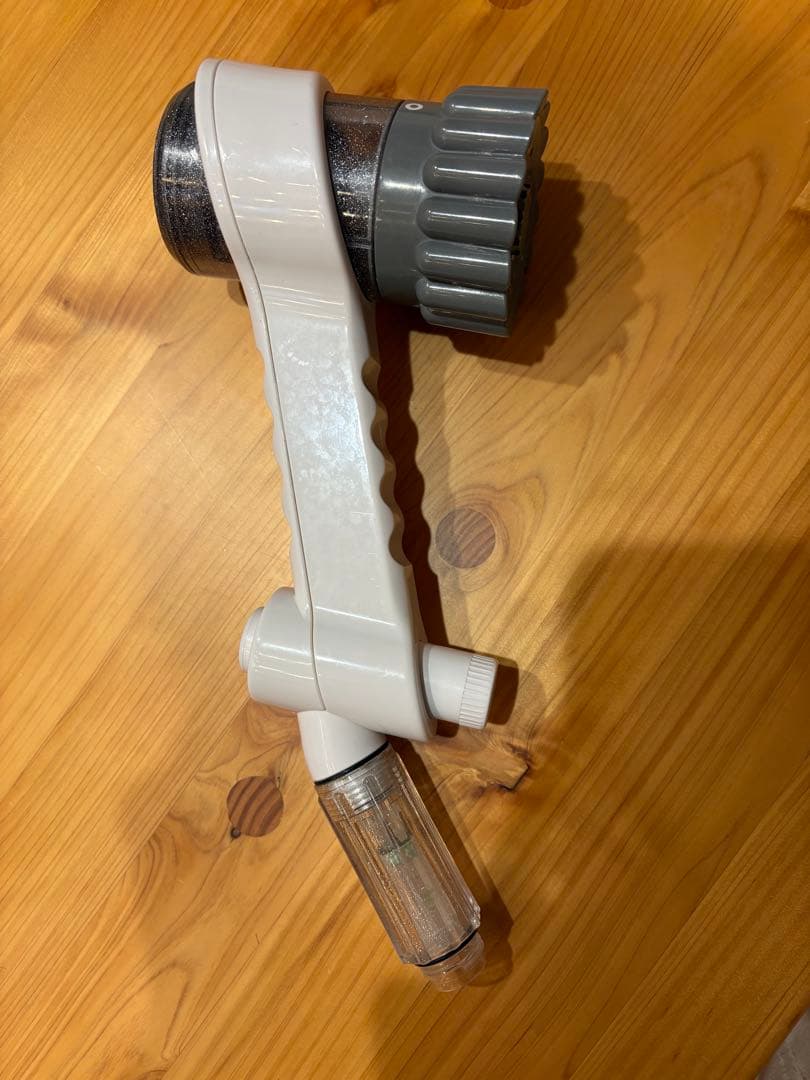 リファ　水圧調整機能付きシャワーヘッド