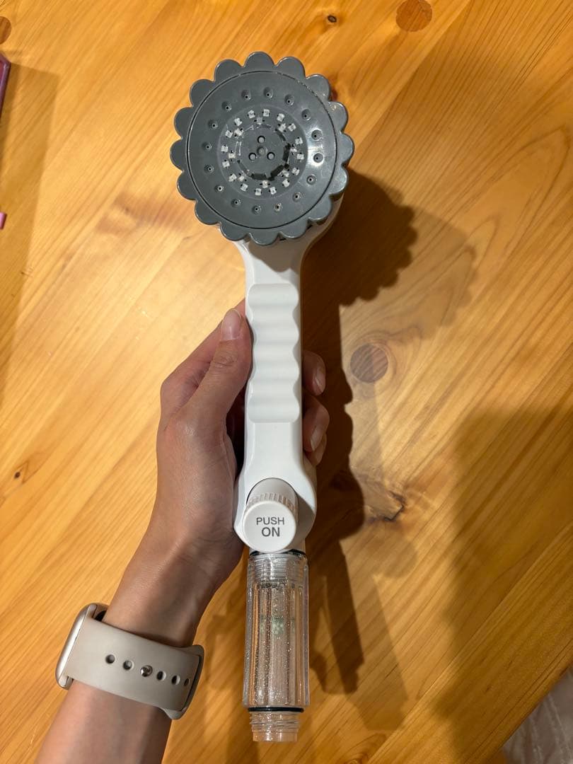 リファ　水圧調整機能付きシャワーヘッド