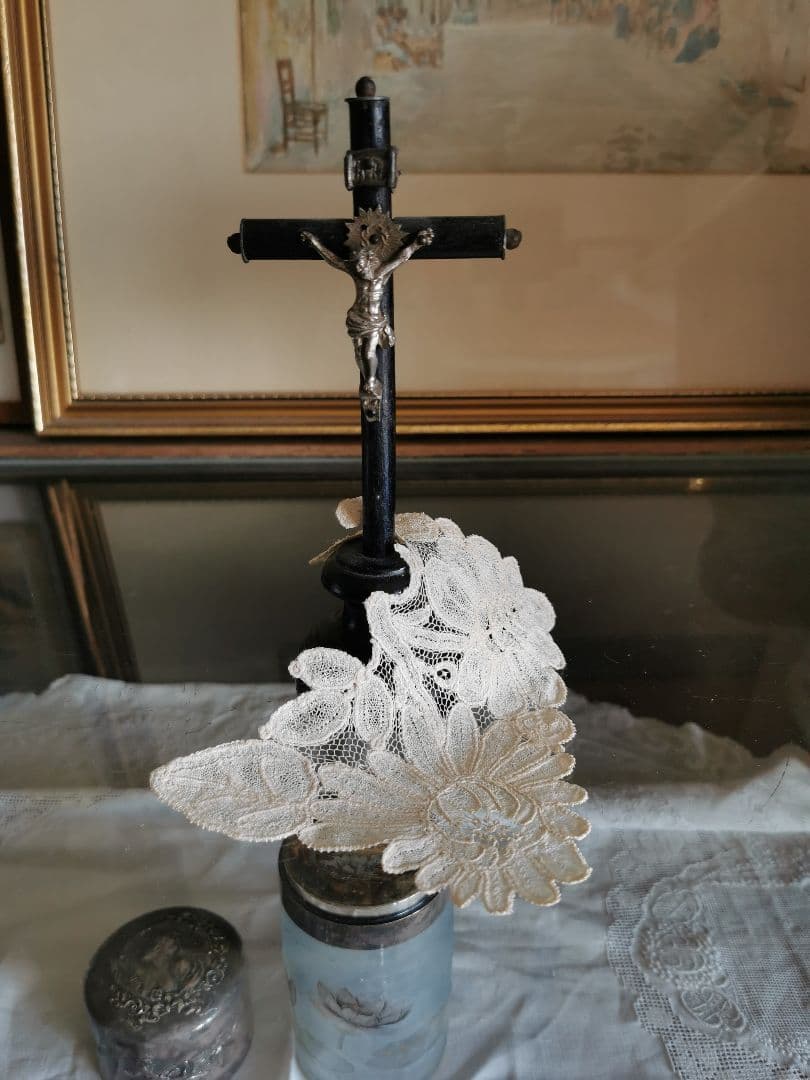 アンティーク 大輪のポワンドローズ 両面ガラス木製フレーム付き