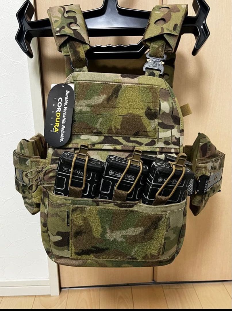 高品質レプ　新品　FCPC V5 プレキャリ　バックパネル　カンガルーポーチ