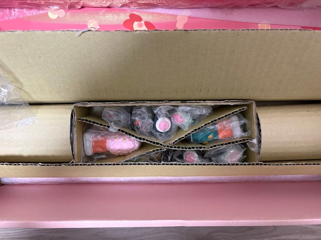 はろうきてぃ雛 吉徳大光1999年度 紅梅模様桃山屏風