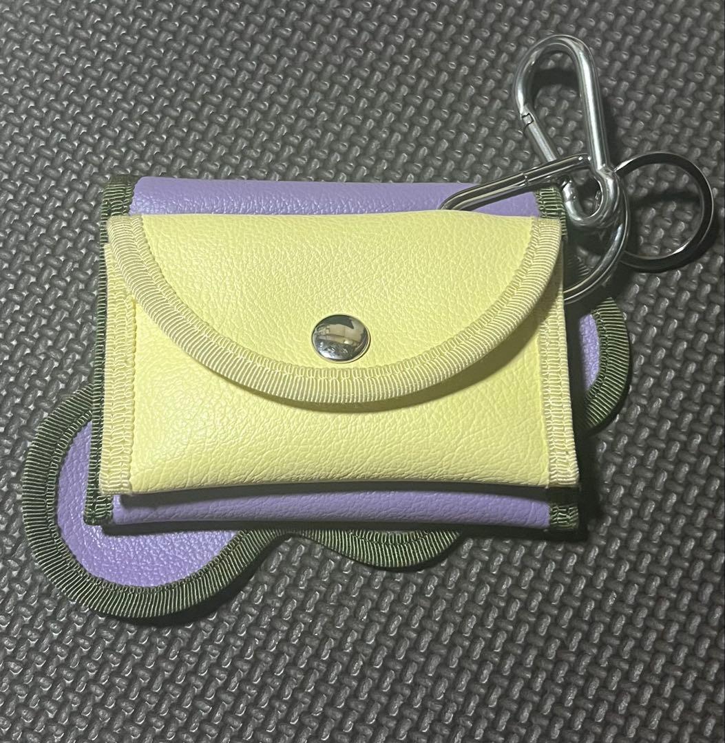 紫と黄色の波型ケース