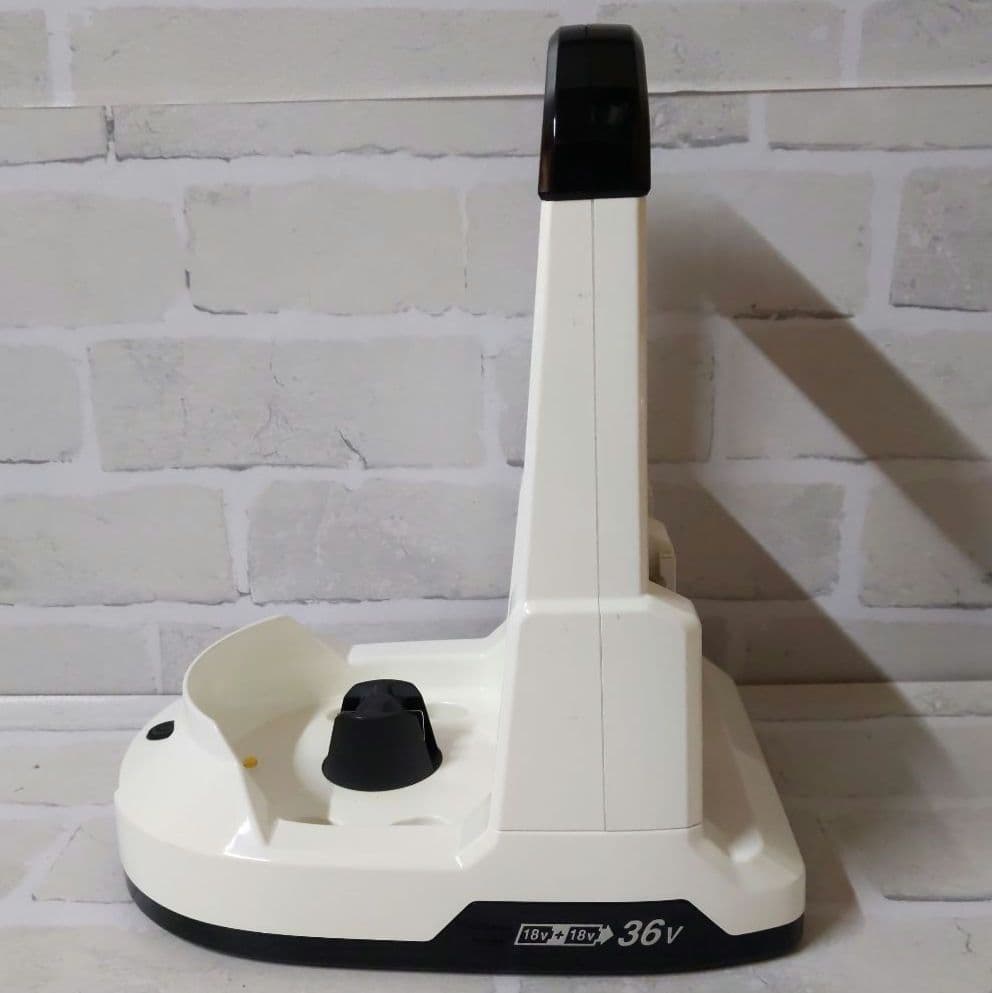 極美品 Makita 充電式ケトル KT360D