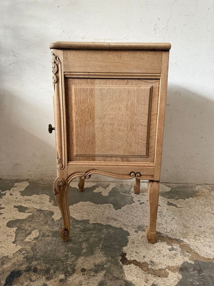 ビンテージ ベッドサイドドロワーキャビネット　ベッドサイドテーブル 剥離