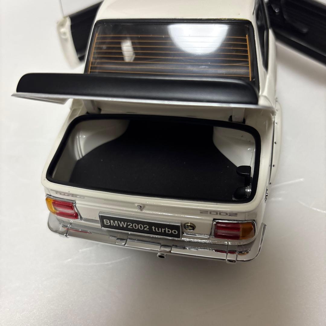 ミニカー BMW 2002 TURBO (KYOSHO)