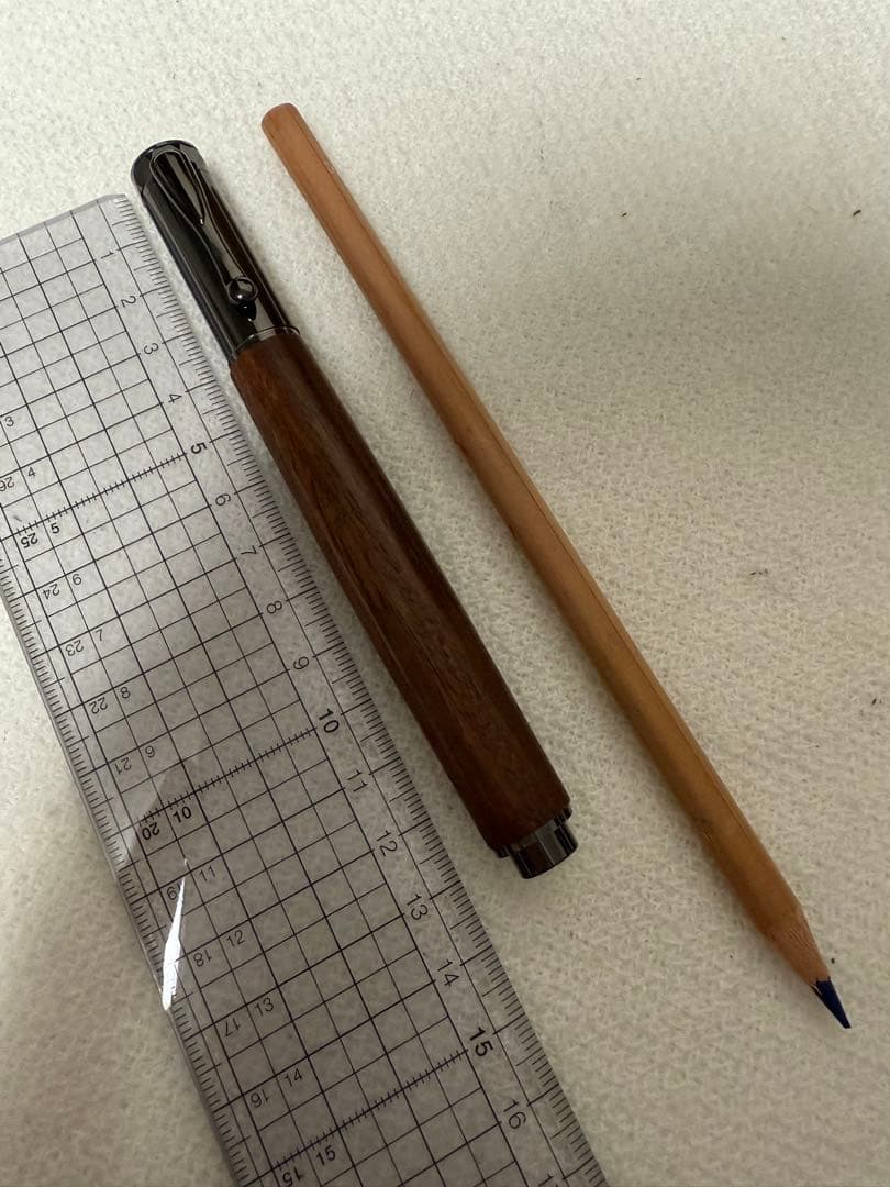 川窪さんの万年筆、絶版、ローズウッド